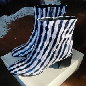 NEW SIGERSON MORRISON ANKLE BOOTS!